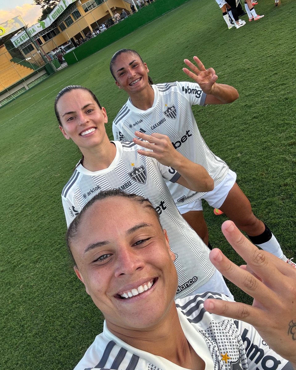 ➕3️⃣  com as goleadoras da tarde! 🐓