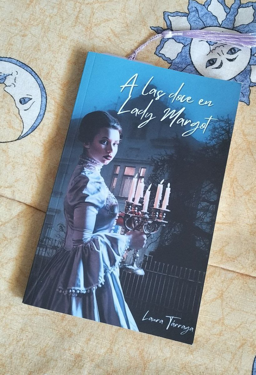 A las 12 en Lady Margot

En un parque de atracciones temático donde nada puede salir mal y todo es felicidad, Ollie descubre que está muerta. Su misión ahora será descubrir como murió y que está pasando. Me leí el libro casi del tirón. Fan del Tarragaverso 😂