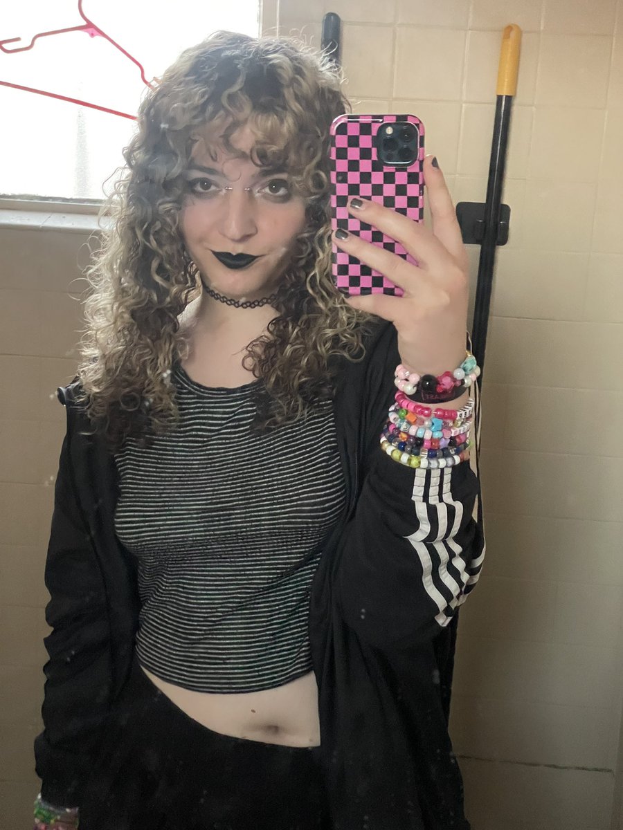 crunkcore's tweet image. hello, new followers. my pfp (which you likely followed me over) is almost an entire year old. this is what i currently look like. i am not actually purple, and my boobs are much larger now! thank you