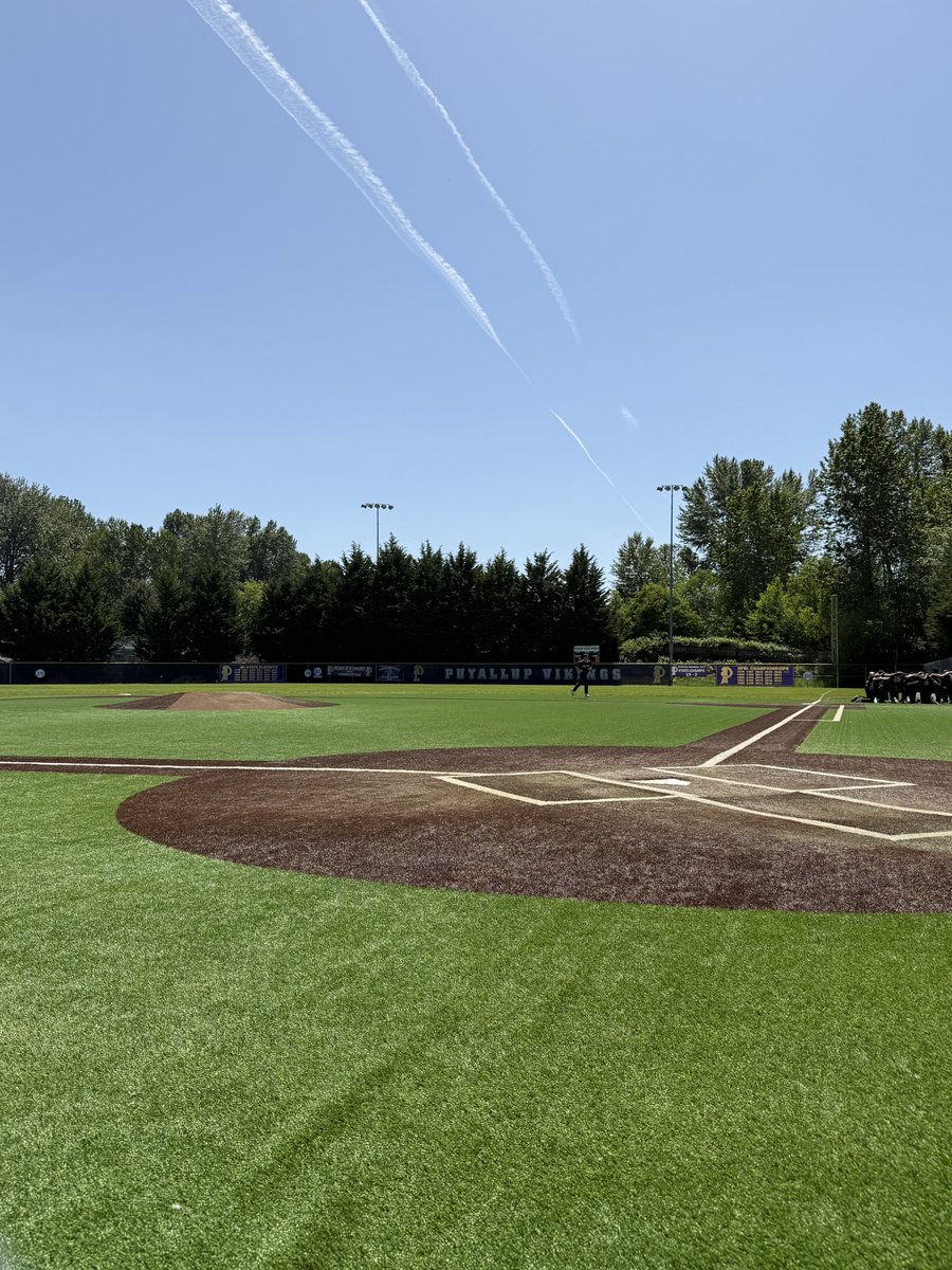 InevitableAth's tweet image. Beautiful day for some state baseball!! Puyallup vs Moses Lake underway. Winner plays Lake Stevens in the quarters 🙌