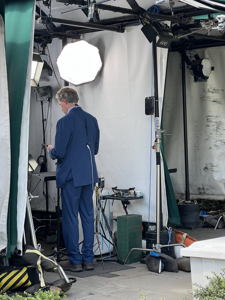 Caroline DeWitte tweet media