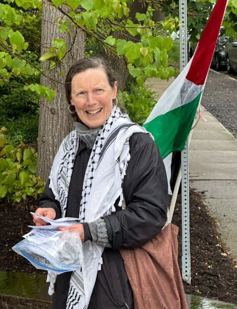 Ben B@dejo (@bentelaviv) on Twitter photo From <a href="/Cornell/">Cornell University</a> today, from someone there: “Two women were giving out this pamphlet today at Cornell University’s Graduation. They told people it was the commencement program and put one in lots of unsuspecting hands. They positioned themselves to look like they were distributing From <a href="/Cornell/">Cornell University</a> today, from someone there: “Two women were giving out this pamphlet today at Cornell University’s Graduation. They told people it was the commencement program and put one in lots of unsuspecting hands. They positioned themselves to look like they were distributing