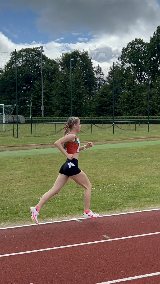 Stirling Uni <a href="/scotathletics/">scottishathletics</a> open graded today with this one running 1500m.  Perfect conditions, albeit a bit too warm.  Missed out on a PB by 4 seconds, when asked how it went she said ‘the last 200m was fxxking shxx’ raging 😤.