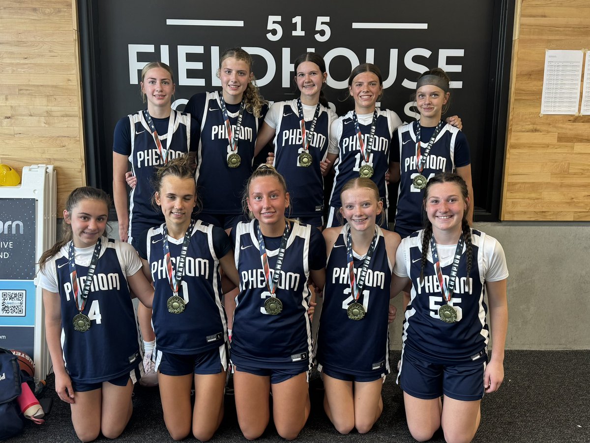 MoPhenomIOWA's tweet photo. 8th grade Nike bringing home the gold today @ 515 fieldhouse 🏆 @JenniferRMeyer https://t.co/2TW7OyoMaK