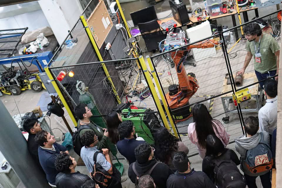 Darius Burschka tweet media