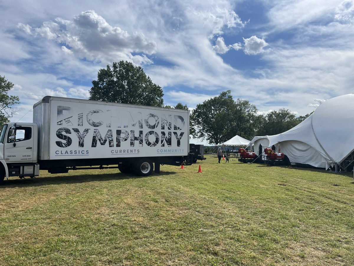 Lit Limo tweet media