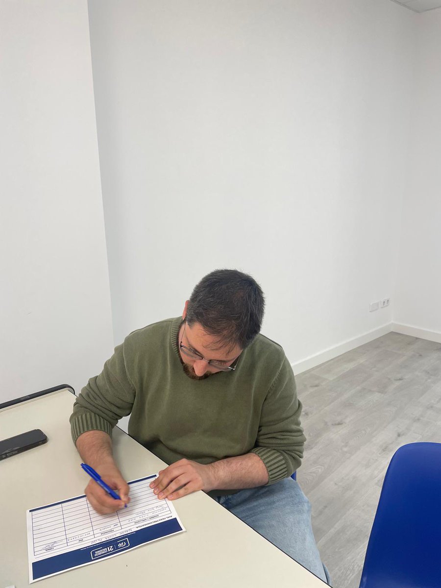 jorgedf99's tweet photo. Ayer avalé a @NunezFeijoo para que los principios de la #Libertad sigan extendiéndose por toda España, con una agenda clara con la que gobernar nuestro país 🇪🇸 https://t.co/y0OxZ1Br8m