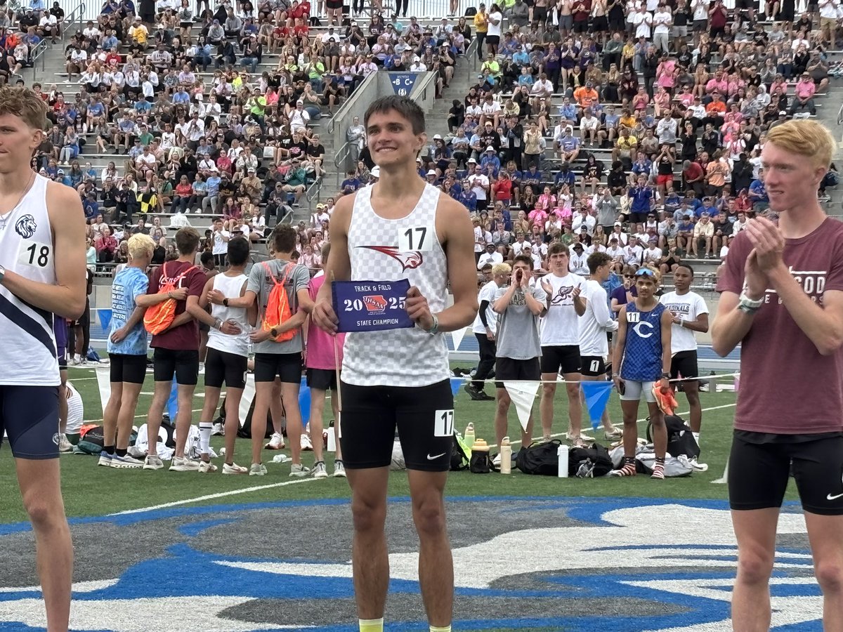 David Warrington (@dwarringtontv) on Twitter photo Quentin Nauman of <a href="/WesternDubuque/">Western Dubuque WDHS</a> is the first ever high schooler in America to ever run a sub 1:50 800 and a sub 4:00 1600. Oh, and by the way, the future Oregon Duck is just a junior. Quentin Nauman of <a href="/WesternDubuque/">Western Dubuque WDHS</a> is the first ever high schooler in America to ever run a sub 1:50 800 and a sub 4:00 1600. Oh, and by the way, the future Oregon Duck is just a junior.