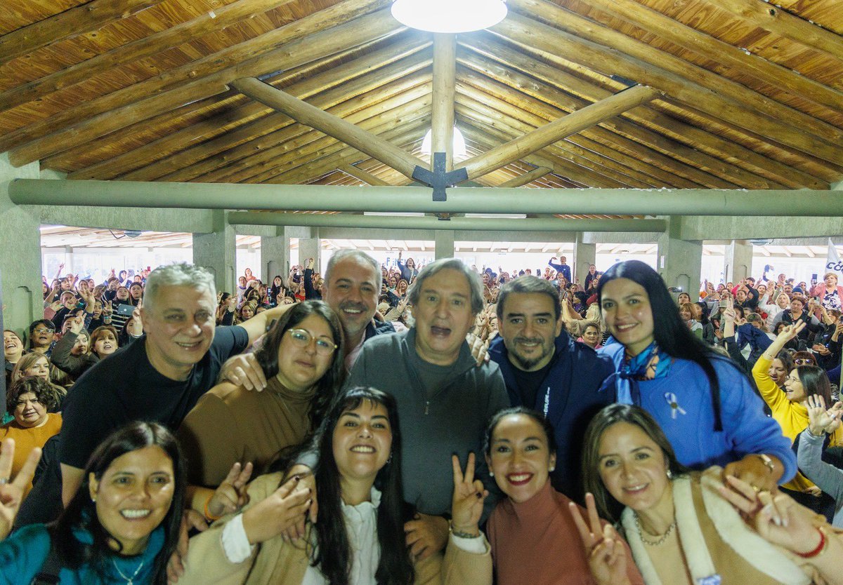 Pusimos en marcha la reconstrucción del peronismo en el este provincial. En San Martín, dirigentes del <a href="/PJ_Mza/">PJ Mendoza</a>
nos reunimos con casi 1.000 mujeres, como base de la reorganización partidaria en esa región mendocina.