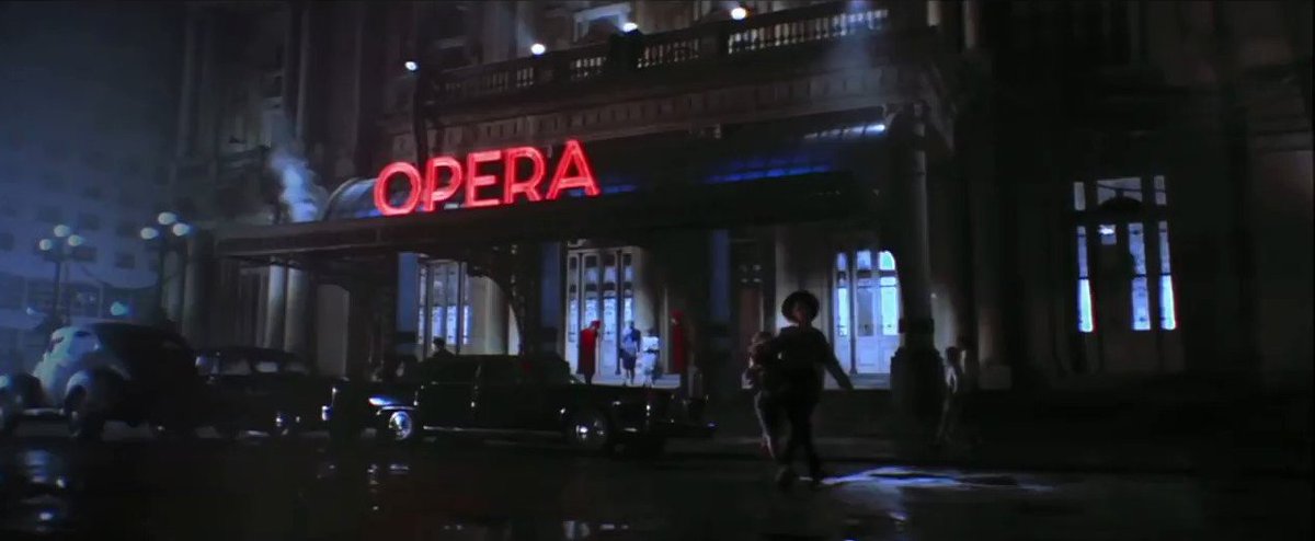 resistearchivo's tweet photo. El teatro Colón convertido en teatro Opera y la Biblioteca Nacional en modo futurista: la Buenos Aires de "Highlander 2". https://t.co/W95HC1b56e