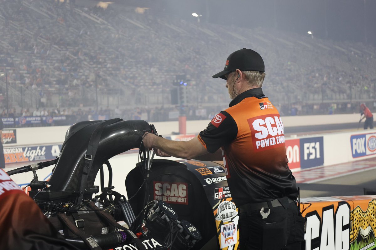 Help me wish our car chief Justin a #HappyBirthday! You are an irreplaceable part of this team! 🎉