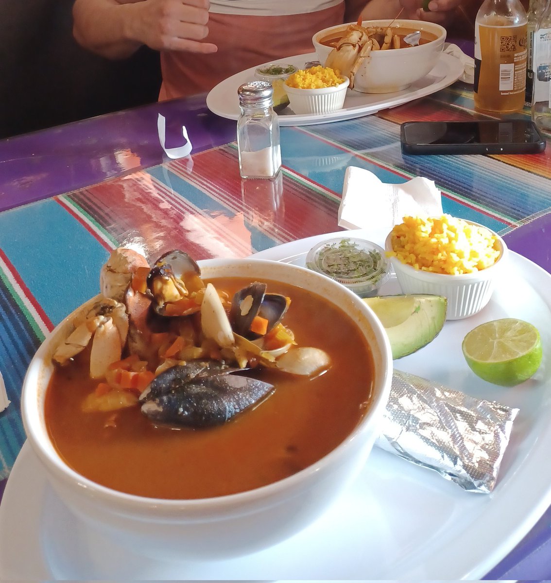 Solo faltan los Curiles 💣 <a href="/ca_acosta/">Carlos Andrés Acosta</a> <a href="/fervarelahn/">Fer Varela</a> <a href="/luislarahn/">Luis Lara</a> <a href="/baquis1929/">Fernando Montoya</a> <a href="/gasparin81/">Mario Lozano (Sí, Lupillo)</a> <a href="/LegalmenteGaby/">Gaby</a> <a href="/tony69menab/">Papa de Cristian</a> <a href="/Rayneleconomia/">Profe de Economía</a>.<a href="/njhomes6/">njhomes</a> <a href="/leregosi/">Leandro Gomez</a> <a href="/HenryConH1/">Henry</a> <a href="/rzelayahn/">Roberto Zelaya</a> Saludos ✌️...