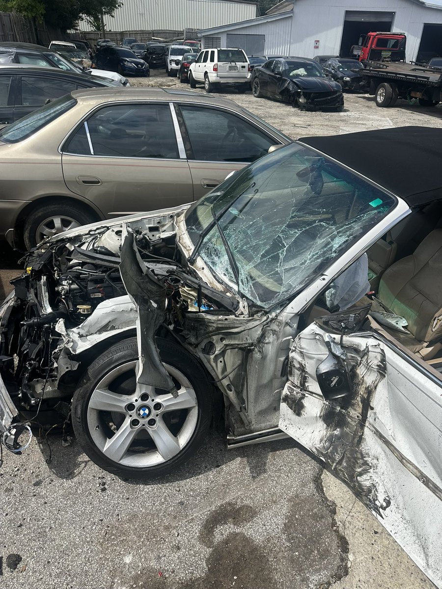 torionsellers's tweet photo. This is what surviving looks like — bruised, broken, but breathing. I was in a serious car crash and ended up in the hospital. My body’s hurting, my hand’s messed up, and yeah… I’m healing. But I’m still here https://t.co/vWPzWPjUZS