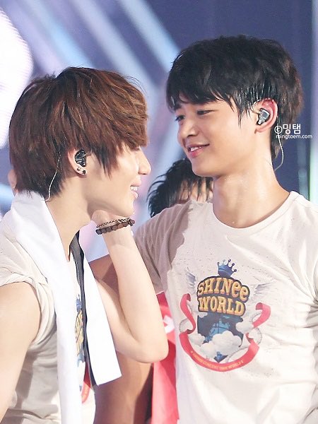 shineeworld1218's tweet photo. 2min♡♡ https://t.co/tFViaXk5Wy