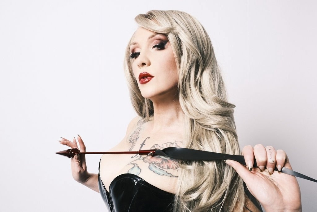 Hello everyone,  

I will be actively engaging on Only Flings and managing June booking requests this weekend. 

After that, I will take a well-deserved week-long vacation, returning on the 2nd, look forward to reconnecting when I’m back!