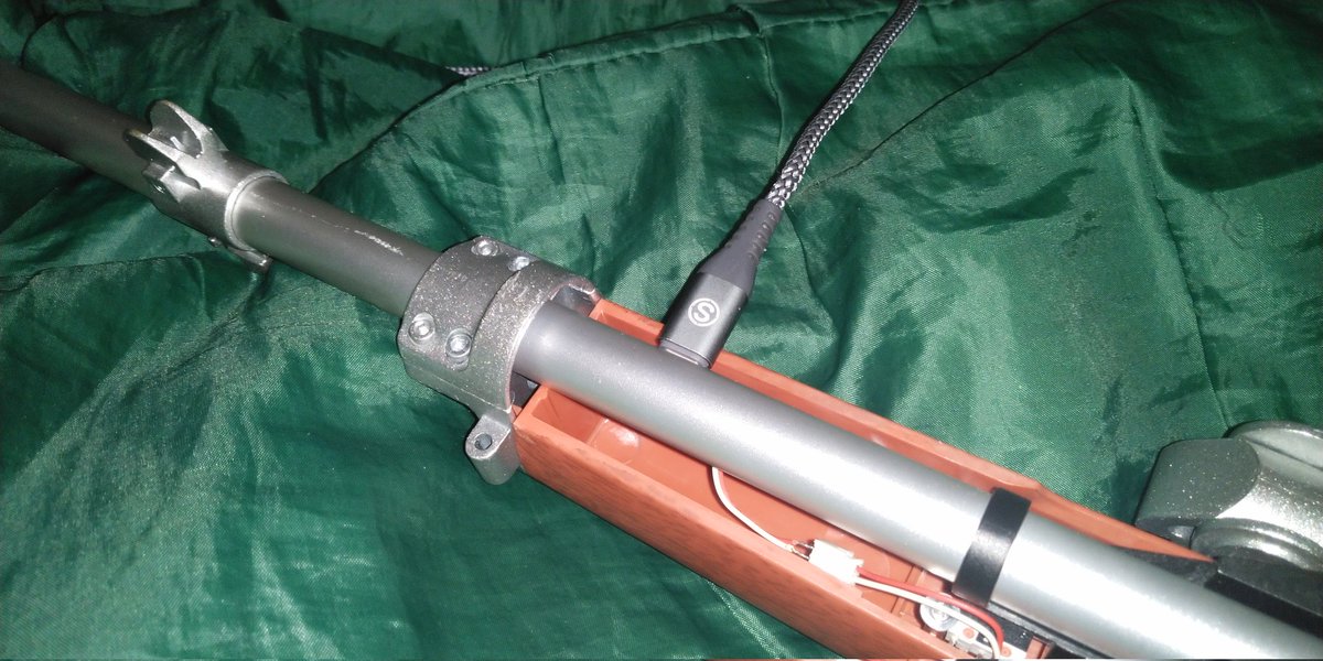 Mephi666's tweet image. フィンガーアクションブローバック
ルガーミニ14
充電中の図

スゲー違和感

ちゃんとレーザーは出た。
が、対応するターゲットは無い☆
買うか迷う。

#mini14
#スタームルガー
#SturmRuger
#fingeractionblowback
#レーザーガン
#lasergun