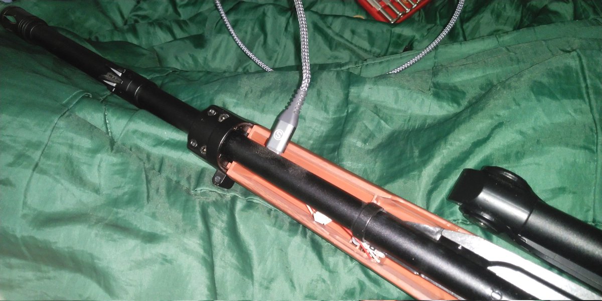 Mephi666's tweet image. フィンガーアクションブローバック
ルガーミニ14
充電中の図

スゲー違和感

ちゃんとレーザーは出た。
が、対応するターゲットは無い☆
買うか迷う。

#mini14
#スタームルガー
#SturmRuger
#fingeractionblowback
#レーザーガン
#lasergun