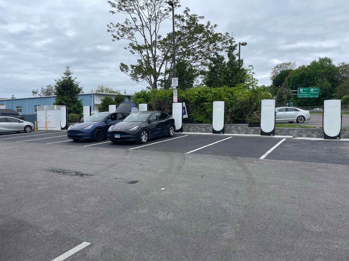 New Tesla Supercharger: Revere, MA - American Legion Highway (8 stalls) 
tesla.com/findus?locatio…