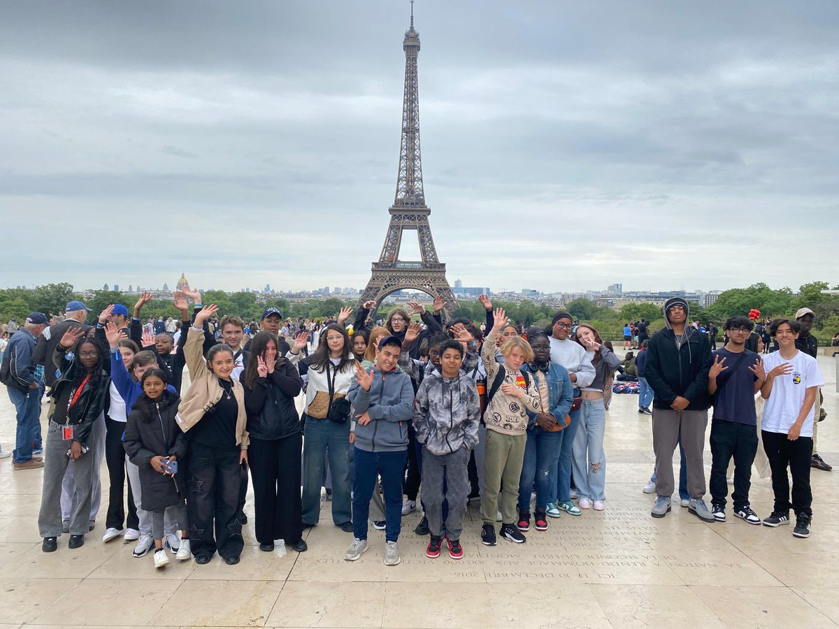 thelammasschool's tweet image. Final day in Paris done! What a trip and what a crowd! #proudtraditions #widehorizons #lammasway