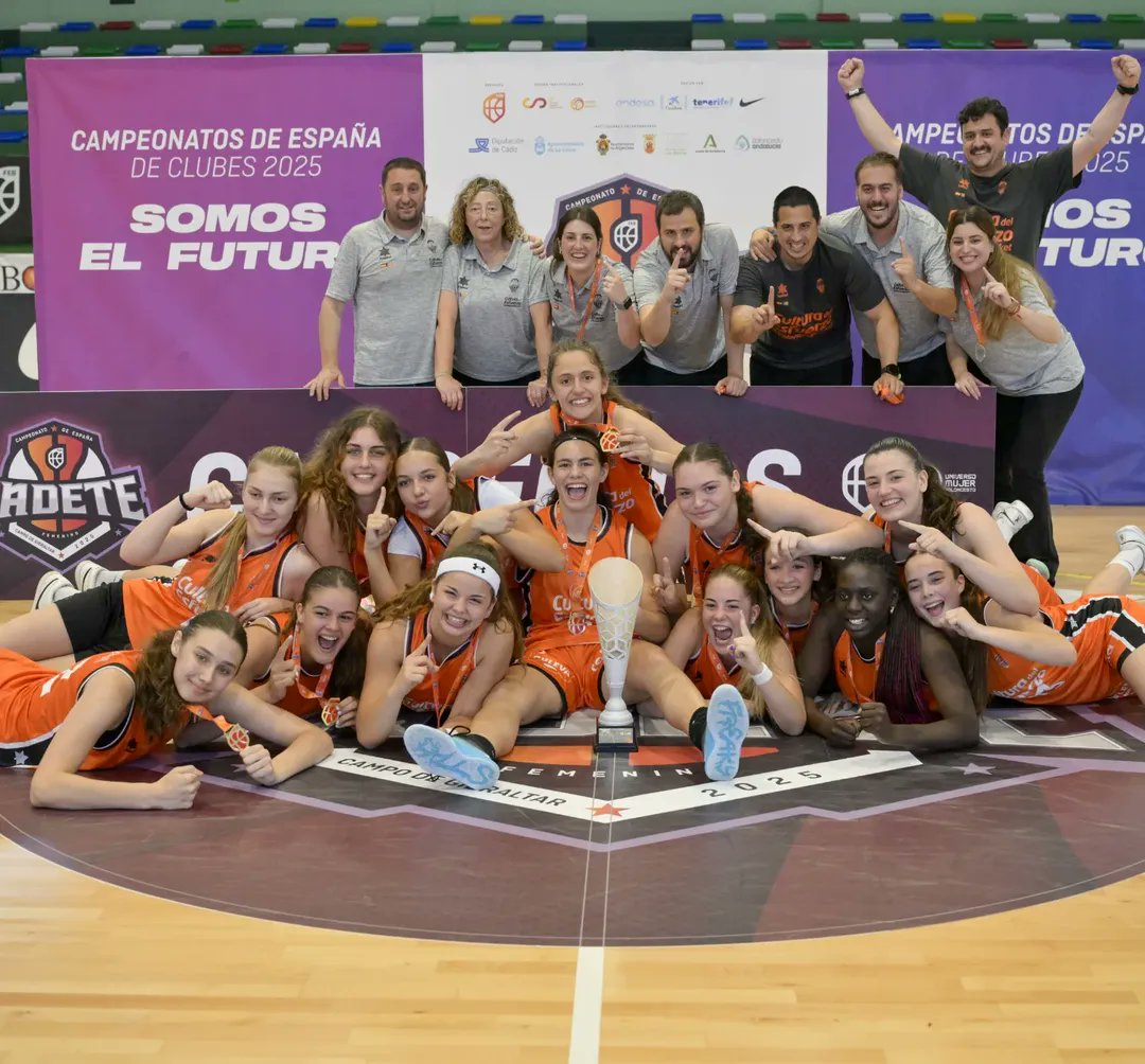 Cantera_Basket's tweet photo. 📸 CAMPEONES DE ESPAÑA‼️

🏆 #FEBCadeteF2025 👉 Valencia Basket
🏆 #FEBCadeteM2025 👉 Real Madrid

#FEBCadete2025 #SomosEquipo #Cantera https://t.co/3yzQ53DNqD