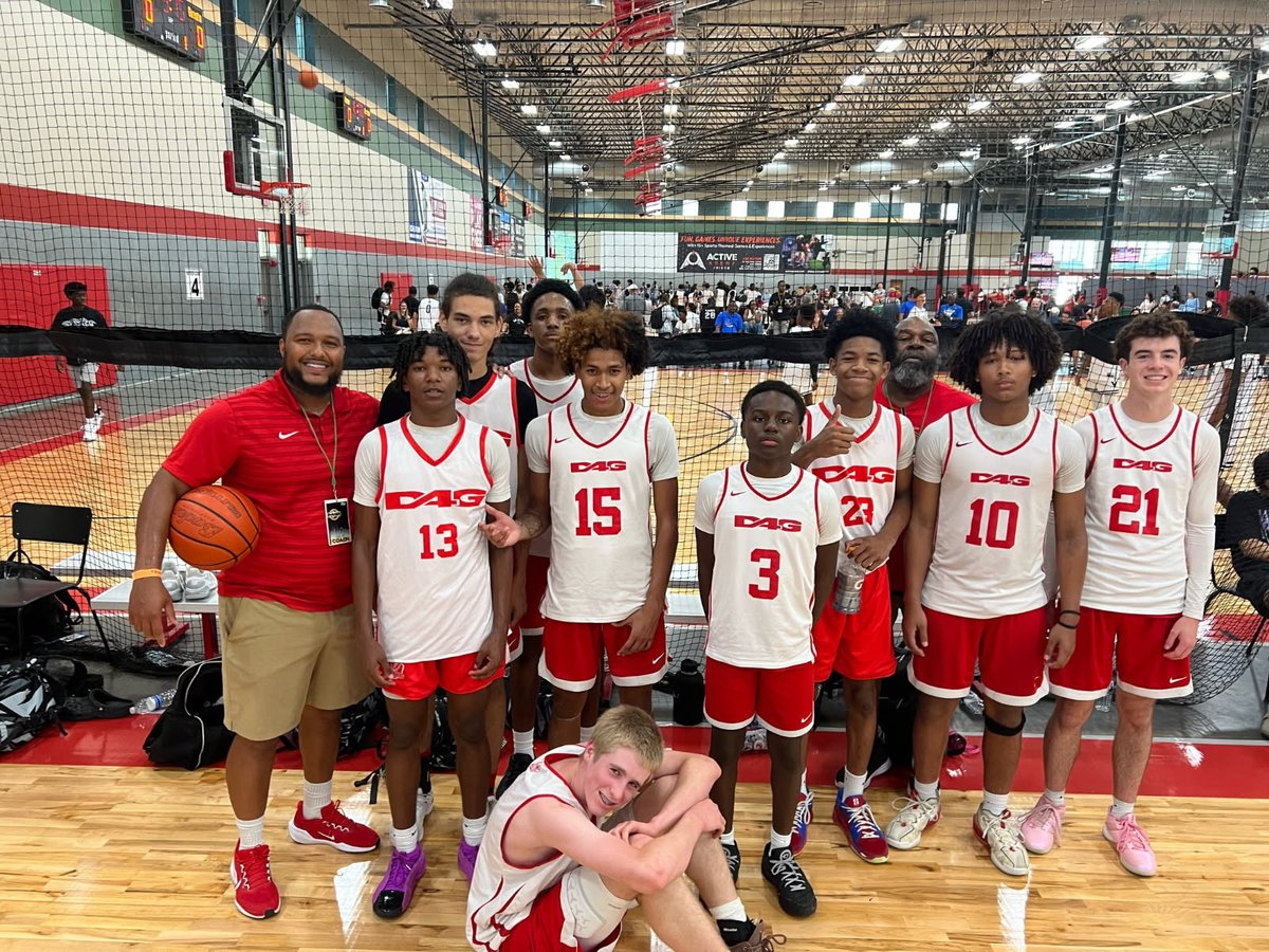 CoachDRayMorgan's tweet photo. Fun Day with these guys after we woke up & decided to give that effort! I love working with these young men. It's bigger than Basketball 💯 Came back despite being down a big deficit to win the game!
Proud of them! @D4GB_Basketball
#D4G2028
#D4GFAMILY
#PrayGrindRepeat https://t.co/hbDcHk9vwh