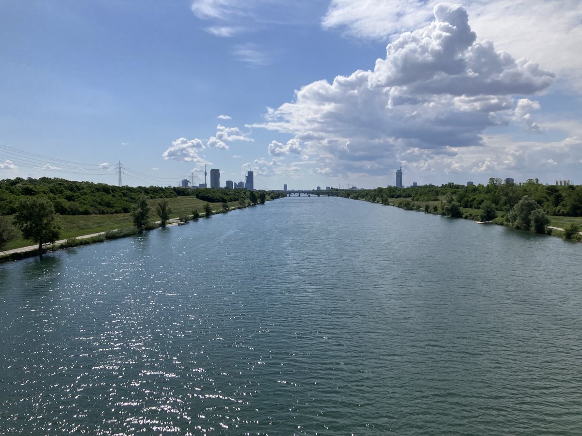 SchuhChristoph's tweet photo. #Rollerski Es war ein Vergnügen heute auf der #Donauinsel zu #Wien 16km Rollerski zu fahren - welche Stadt hat ein menschengemachtes Naturjuwel für alle mitten in der Stadt??? #JustVienna #WienLiebe #SportsON #Sport https://t.co/tIe2Lwz5VH