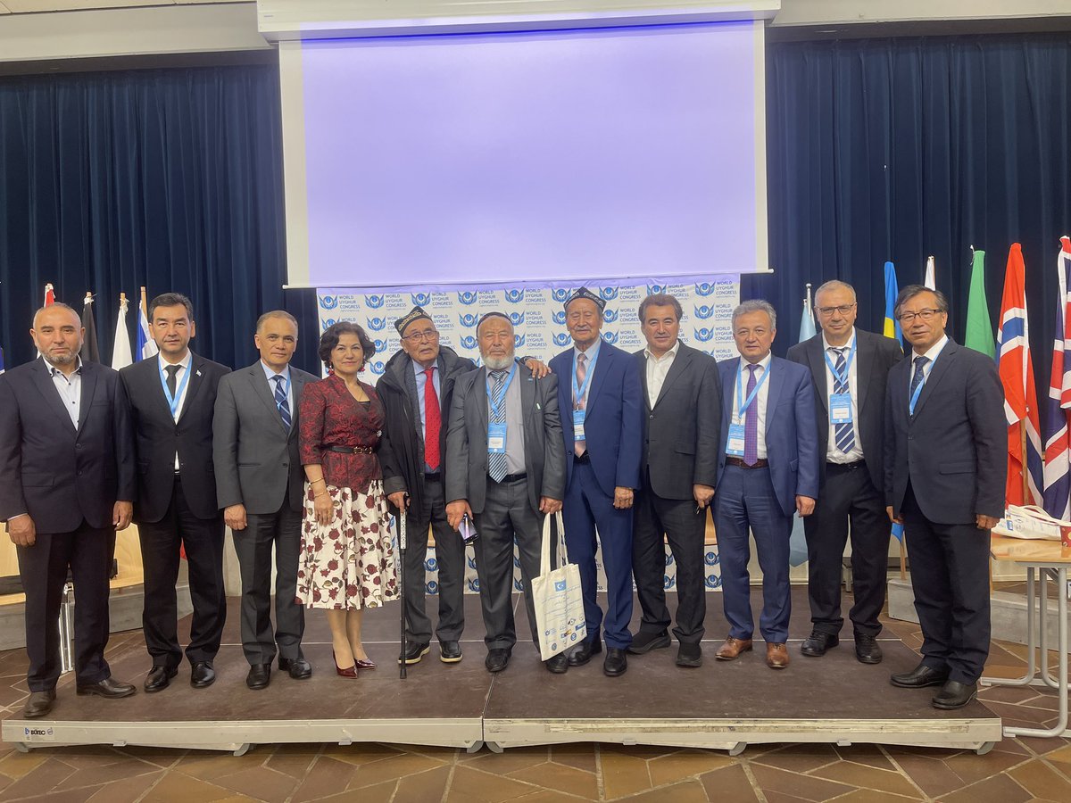 3. Doğu Türkistan Ulusal İstişare konferansında, mücadele önderlerimiz büyüğümüz Erkin Alptekin ağabeyimiz ile Kahraman Gocamberdi ağabeyimize Uygur davasına gösterdiği üstün hizmetlerinden dolayı teşekkür edildi. 
Uygur Kaftanı ve Şükran Plaketi takdim edildi.