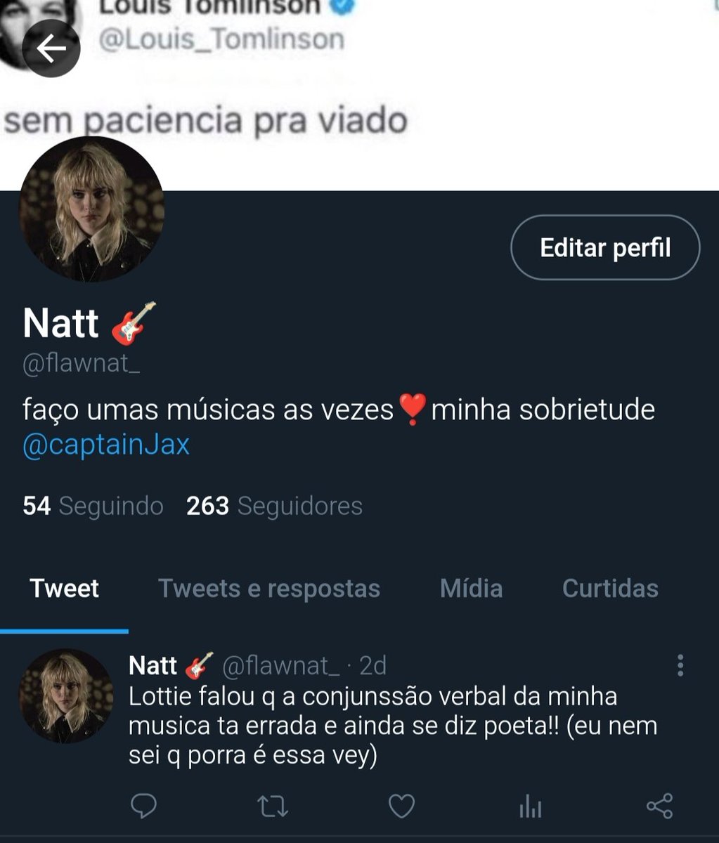 jackiepot_'s tweet photo. Natalie 🎸
— Arrastada pro grupo depois que começou a namorar a Jackie, mas incrivelmente se deu bem com todo mundo.
— Apesar de não saber escrever direito, sempre tem bons conselhos. 
— Compositora e guitarrista da banda com Akilah e Travis. https://t.co/vmHX5Xoi4V
