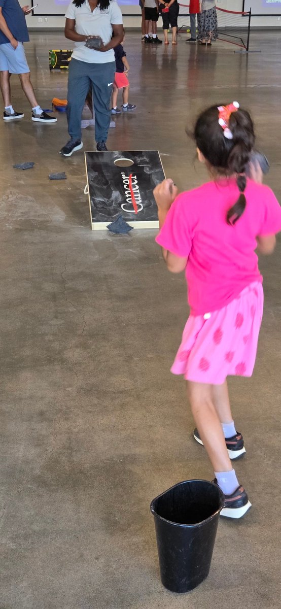 Luvelyo's tweet image. Jeopardy, Corn hole, board games, concentration and other games were used to reinforce how dangerous tobacco, vaping & other drugs are. Thanks @FortBendCPC and SAS for letting us play & provide drug prevention to fort bend families. Family Fun Game Day was a blast.
#EndCancer
