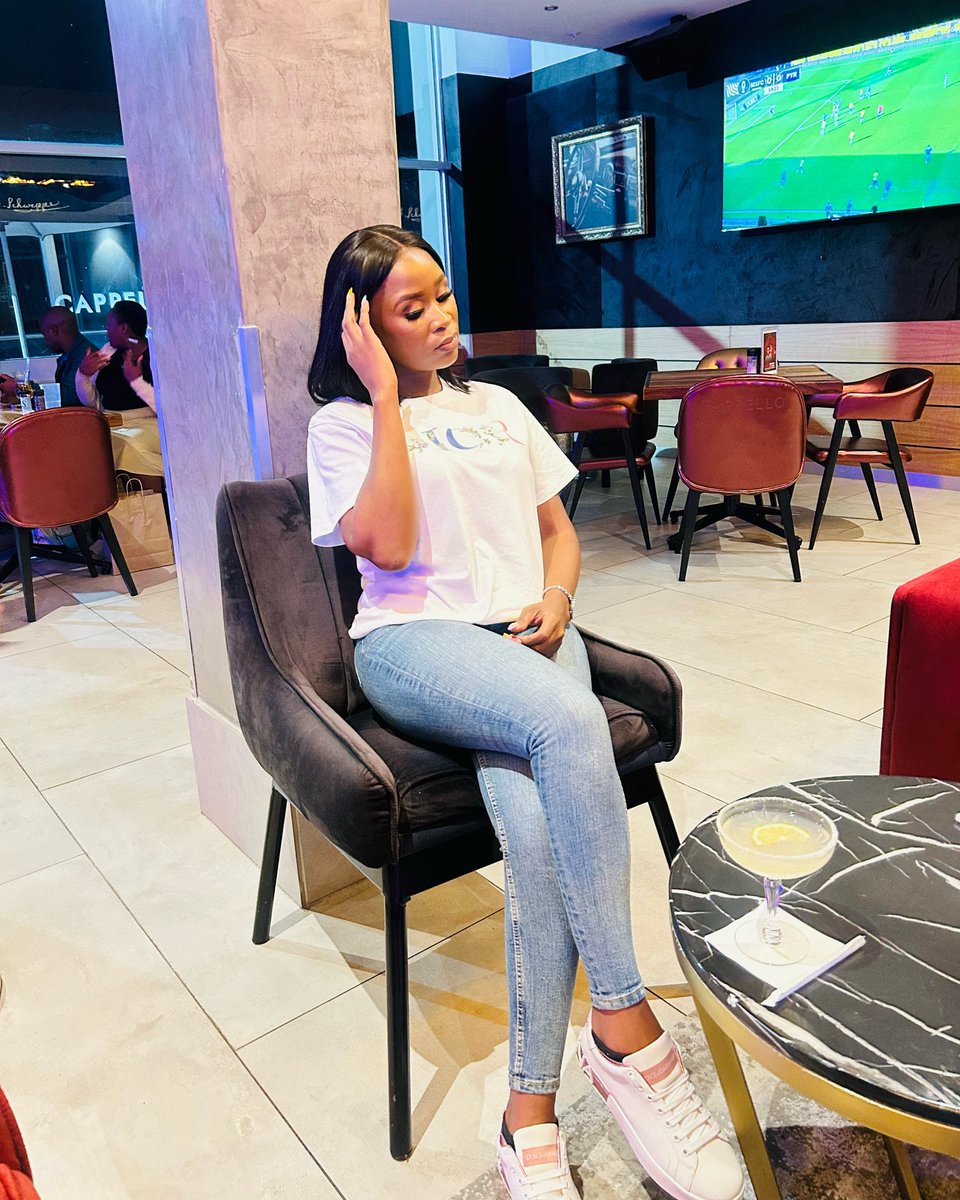 Kuhlekwethu ncala tweet media