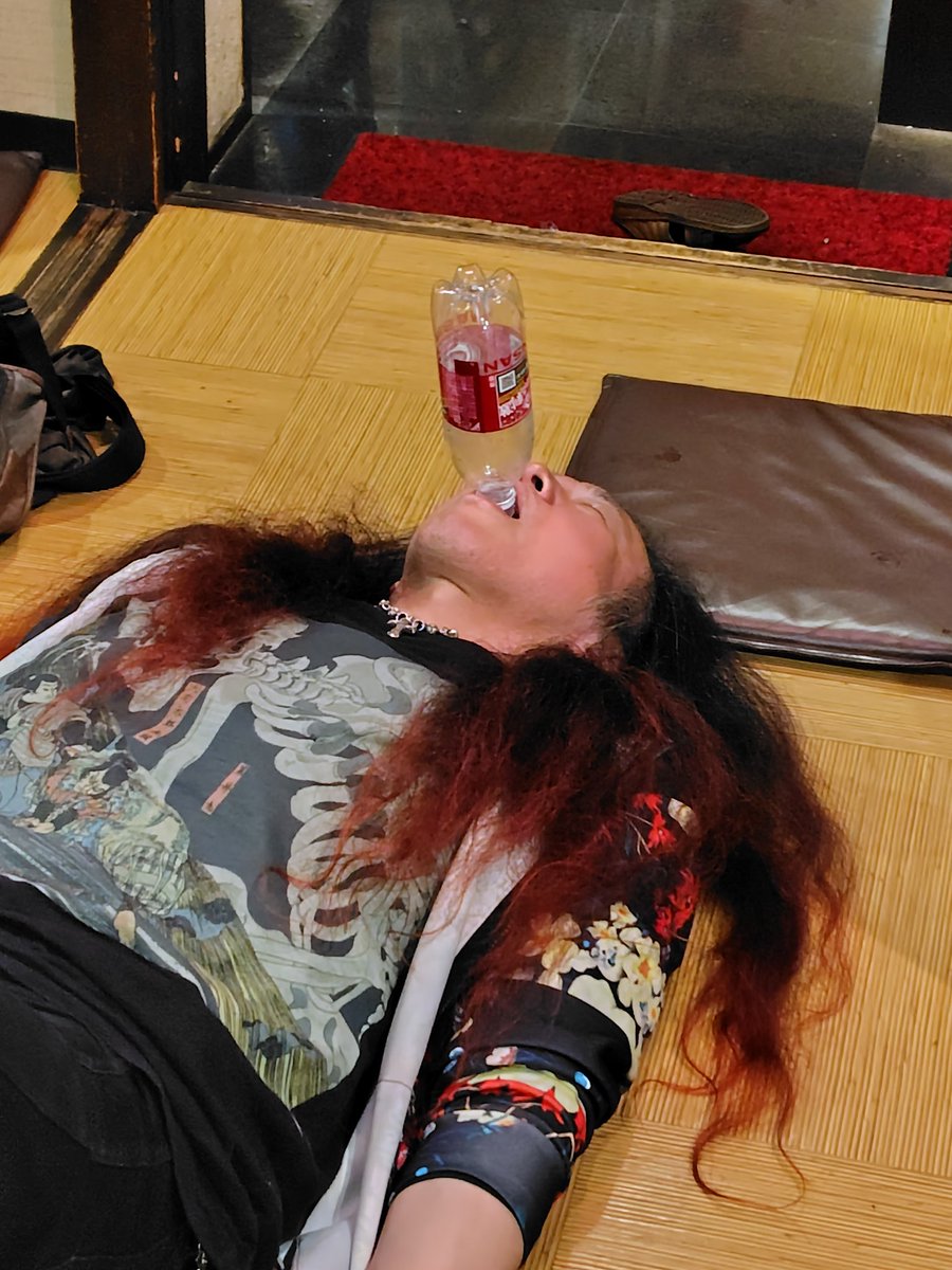 angelgojyu's tweet photo. 昨日は吉祥寺クレシェンドまで
観に来てくれた皆さん
どうもありがとう〜
出演した各バンドの方々も
お疲れ様でした〜
クレシェンドで演奏したのも
約20年ぶりで
とても良かった〜!
ちゃんと帰るど〜!
#OTTANBAND
#theHAMMERED
#THEひょうろく玉
#TRIDENTREVOLVER
#CYPRESS
#MITAKANOTONALLICA https://t.co/np80rZlfDv