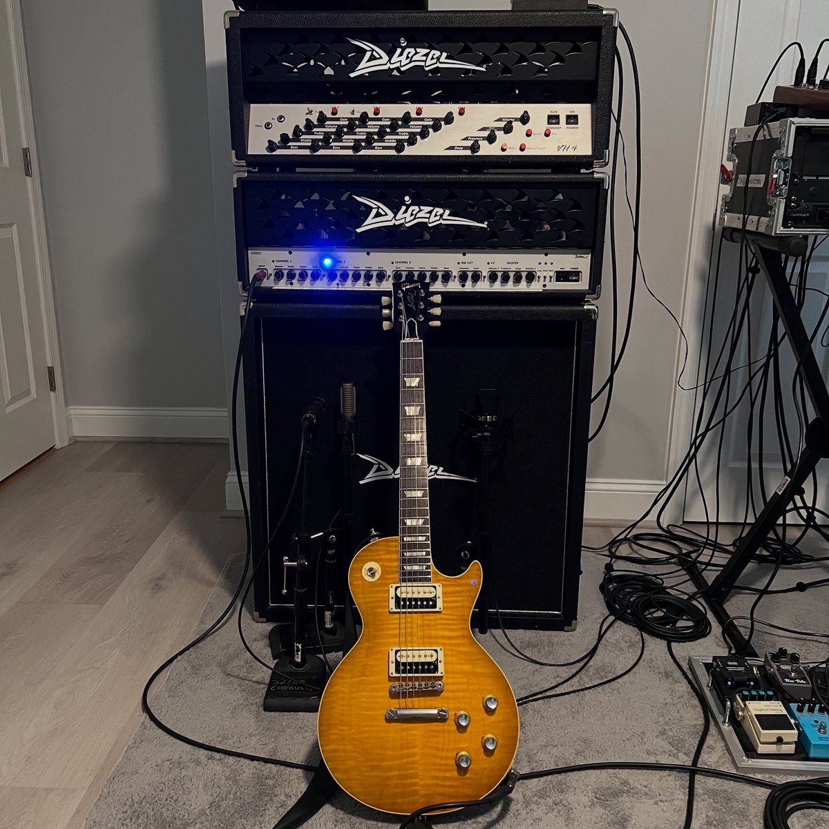 JacobChroussis's tweet photo. Moving on. One guitar track on three songs remaining! 

🤘😁🤘 https://t.co/Jc2GkobXn8