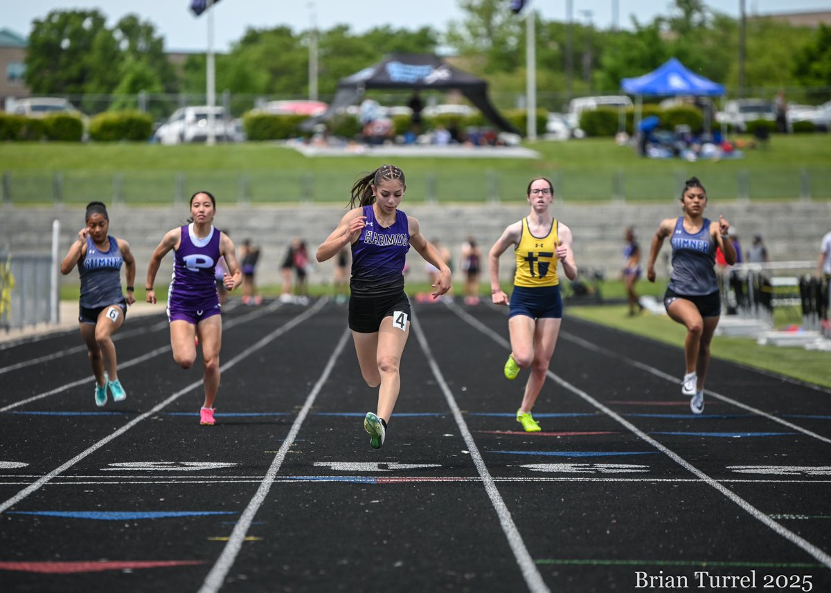 So many great performances at the regional meets on Thursday and Friday. Congrats to all the qualifiers! Good luck at state!
