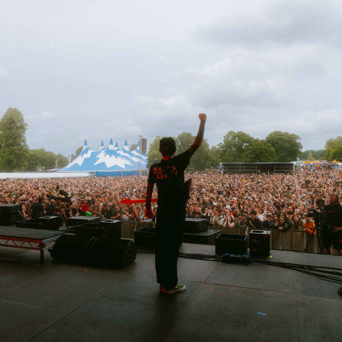 Slam Dunk Festival (@slamdunkmusic) on Twitter photo ๐ฅ <a href="/ElectricCallboy/">Electric Callboy</a> and <a href="/NeckDeepUK/">Neck Deep</a> bringing the heat to our Slam Dunk 2025 main stages ๐
๐ธ <a href="/EddyMaynard/">Eddy Maynard</a> | <a href="/clairexhodgkins/">claire โโท</a> ๐ฅ <a href="/ElectricCallboy/">Electric Callboy</a> and <a href="/NeckDeepUK/">Neck Deep</a> bringing the heat to our Slam Dunk 2025 main stages ๐
๐ธ <a href="/EddyMaynard/">Eddy Maynard</a> | <a href="/clairexhodgkins/">claire โโท</a>