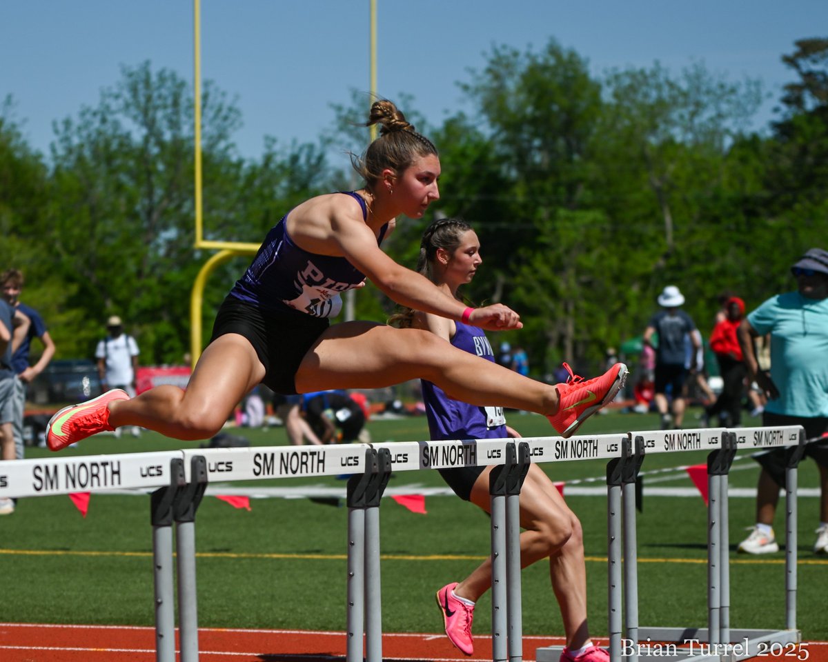 Piper Track & Field (@piper_track) on Twitter photo Nora Turney has broke another barrier to improve her 300 hurdle record to sub 44. Nora ran a 43.89 to become the Regional champion. She also improved her 100 hurdle school record to a 14.51. Congratulations Nora!
Photo by <a href="/DotteSportsPix/">Dotte_Sports_Shots</a> Nora Turney has broke another barrier to improve her 300 hurdle record to sub 44. Nora ran a 43.89 to become the Regional champion. She also improved her 100 hurdle school record to a 14.51. Congratulations Nora!
Photo by <a href="/DotteSportsPix/">Dotte_Sports_Shots</a>