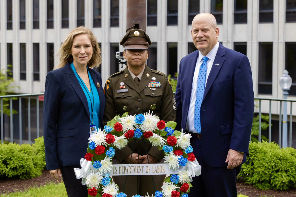 U.S. Department of Labor (@usdol) on Twitter photo We came together at <a href="/USDOL/">U.S. Department of Labor</a> headquarters this week to lay a wreath honoring the brave service members who have made the ultimate sacrifice for our country.
We pay tribute to their courage, dedication, and enduring strength. We remember and honor them—today and always. We came together at <a href="/USDOL/">U.S. Department of Labor</a> headquarters this week to lay a wreath honoring the brave service members who have made the ultimate sacrifice for our country.
We pay tribute to their courage, dedication, and enduring strength. We remember and honor them—today and always.