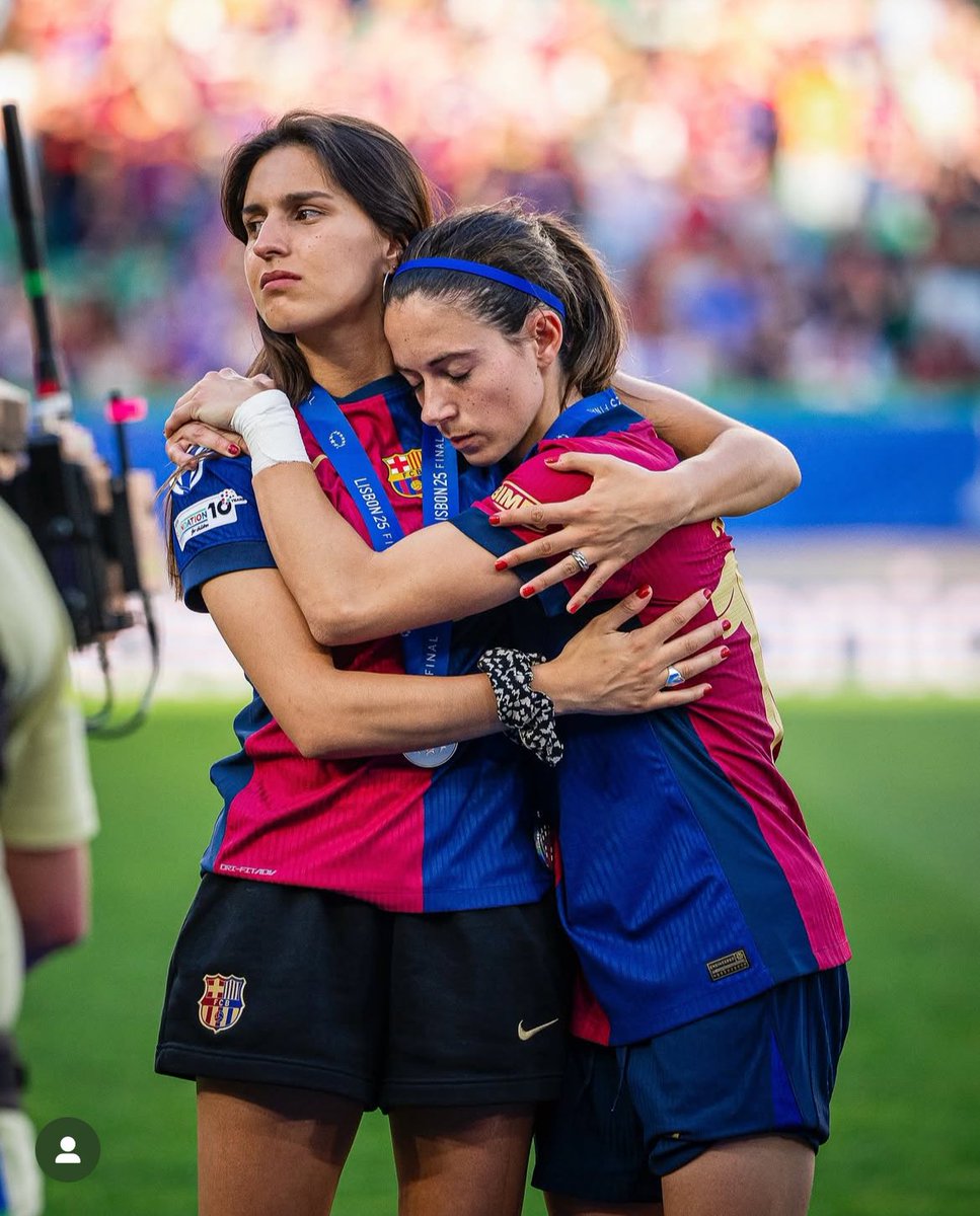 valcrnogorcevic's tweet image. doy mi vida por abrir los ojos y que sean las 8 de la mañana otra vez y esto no haya pasado