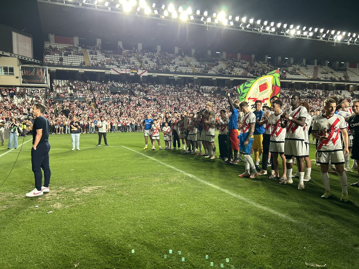 25 años después, Europa, nos vuelves a ver.
TE QUIERO <a href="/RayoVallecano/">Rayo Vallecano</a> 🇪🇺⚡️❤️