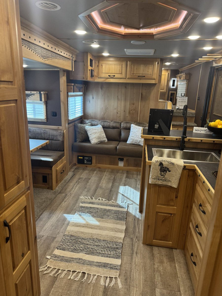 smc_trailers's tweet photo. Come see K&amp;M Trailer Sales LLC and this 🔥 Laramie setup at the SERHA Carolina Classic!! 

📍 Senator Bob Martin Eastern Agricultural Center, Willimston, NC 
📆 May 22 – 25 

We hope to see you here! 🇺🇸 https://t.co/Nll8BCpn0p #SMCTrailers https://t.co/mSDqhA20x7