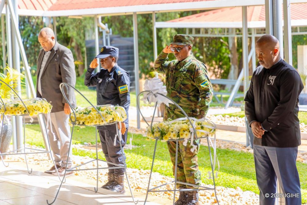 IGIHE (@igihe) on Twitter photo Depite Musa Fazil Harerimana yagaragaje ko igikorwa cyo kwibuka kibabaza abagize uruhare muri Jenoside yakorewe Abatutsi bagamije kubamaraho ariko Inkotanyi zigatabara batarangije umugambi mubisha wabo.
✍️:<a href="/RachelMuramira/">Muramira Reco</a>
➡️:igihe.com/amakuru/u-rwan… Depite Musa Fazil Harerimana yagaragaje ko igikorwa cyo kwibuka kibabaza abagize uruhare muri Jenoside yakorewe Abatutsi bagamije kubamaraho ariko Inkotanyi zigatabara batarangije umugambi mubisha wabo.
✍️:<a href="/RachelMuramira/">Muramira Reco</a>
➡️:igihe.com/amakuru/u-rwan…