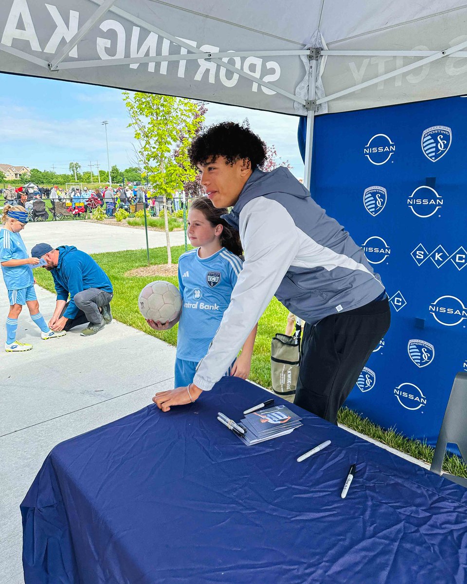 It was a great day for 5v5 Fest! ⚽

Big thanks to <a href="/Ianjames___/">Ian James</a> for hanging out with the participants and supporting <a href="/victorykc/">The Victory Project</a>!