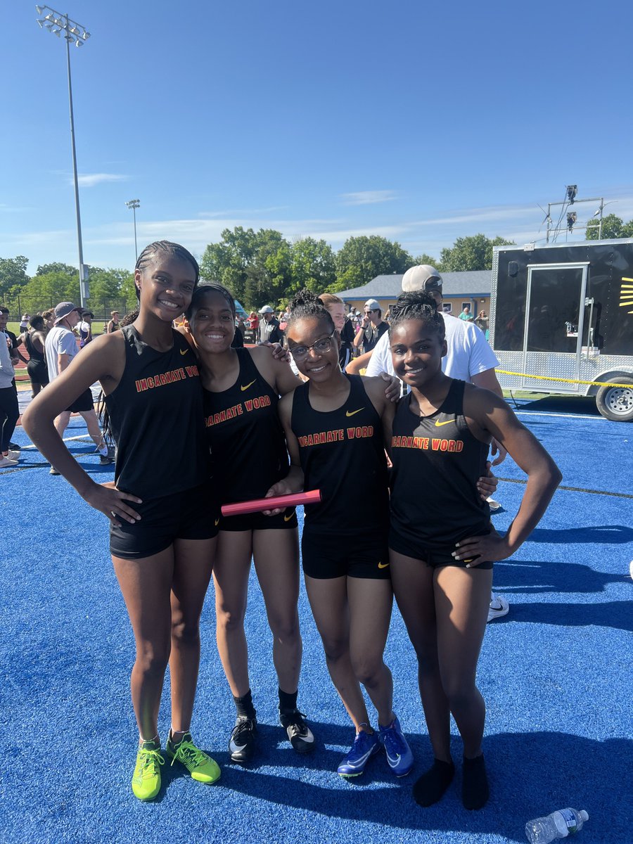 And to finish us out Lailah, Nariah, Gabby &amp; Ava our 4x400 team locks in their trip to State with a 4:12 and closes in on the school record 👀