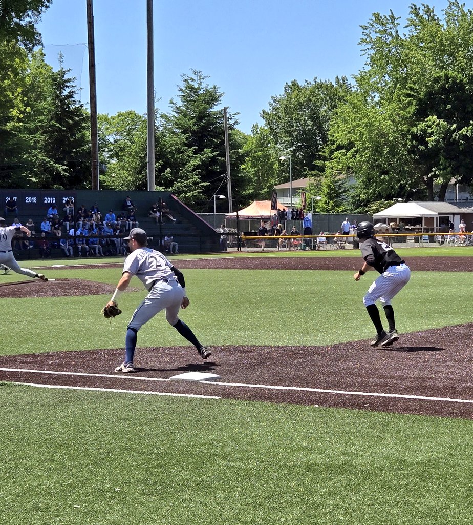 Umpqua RiverHawks (@uccriverhawks) on Twitter photo 9-2 Victory Over Bellevue...Survive and Advance. Go Hawks! 9-2 Victory Over Bellevue...Survive and Advance. Go Hawks!
