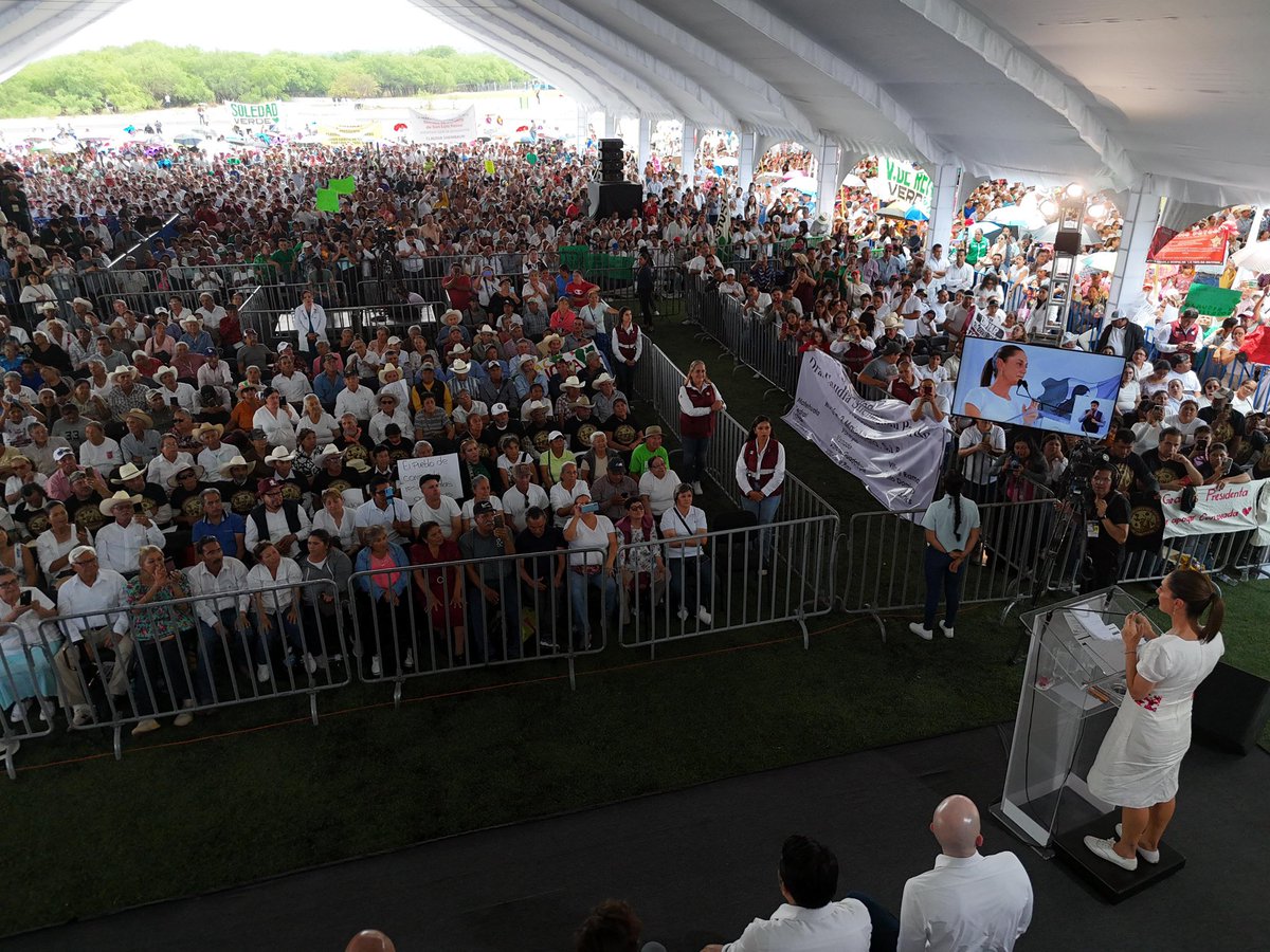 Nos guía el humanismo mexicano para impulsar en San Luis Potosí desarrollo sustentable con bienestar. En Villa de Hidalgo informamos sobre proyectos prioritarios como la carretera Huejutla-Tamazunchale, el aeropuerto de Tamuín, el tren de pasajeros Querétaro-SLP y obras de abasto