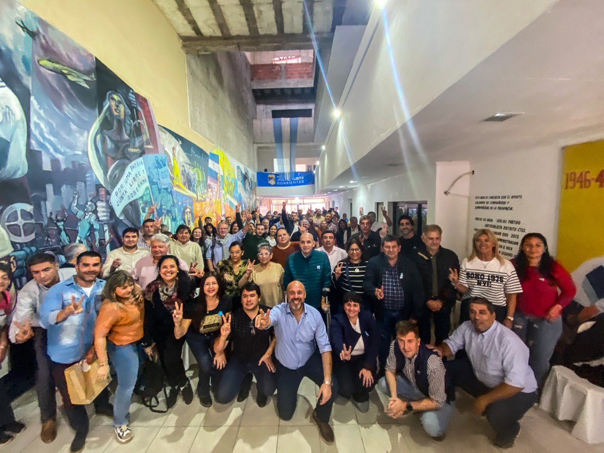 *Se consolida la unidad del espacio opositor a Valdés en Corrientes* 
La unidad del espacio opositor que encabeza el candidato a gobernador Martín “Tincho” Ascúa, se consolidó este sábado en un encuentro del Partido Justicialista, junto a la mesa de conducción del Partido