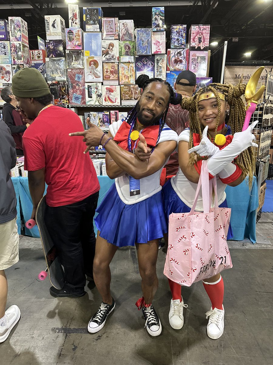 TheFractionator's tweet image. #MomoCon2025 stuff 3/? Twins all over