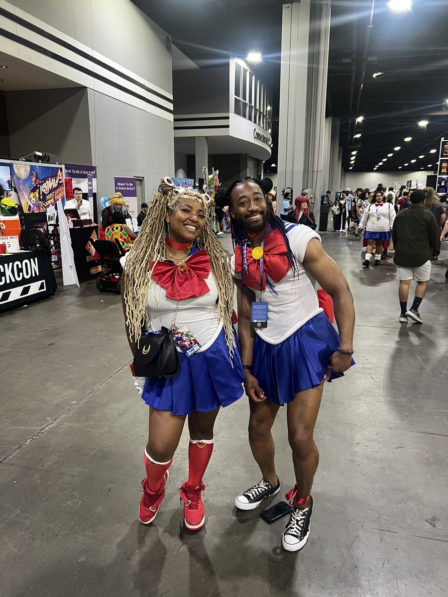 TheFractionator's tweet image. #MomoCon2025 stuff 3/? Twins all over