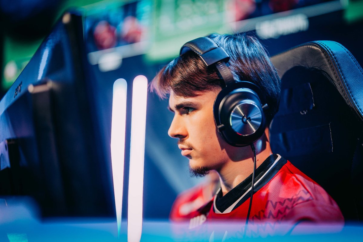 Ranked (@rankedactu) on Twitter photo 🚨 ANNIVERSAIRE !! 🍾
L'équipe Ranked Actu souhaite un joyeux anniversiare à <a href="/Bricemsnn/">Vitality Brice</a> qui fête ses 2⃣1⃣ ans !! 🥳
On retrouvera le finaliste de la eLigue 1 McDonald le 7 août à Riyadh 🇸🇦 pour l'Esports World Cup ! 👊 🚨 ANNIVERSAIRE !! 🍾
L'équipe Ranked Actu souhaite un joyeux anniversiare à <a href="/Bricemsnn/">Vitality Brice</a> qui fête ses 2⃣1⃣ ans !! 🥳
On retrouvera le finaliste de la eLigue 1 McDonald le 7 août à Riyadh 🇸🇦 pour l'Esports World Cup ! 👊