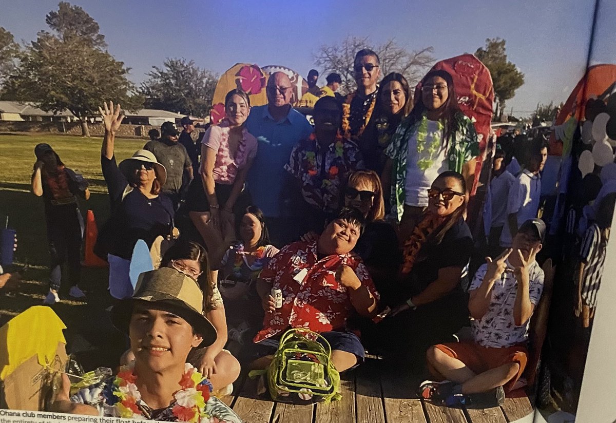 ehsohana's tweet photo. Thank You to the @EHSSaluteYBK for the Awesome section on us. We appreciate all of your love and support Always!! GO TROOP 💙 💛 https://t.co/F9gLU7FARx