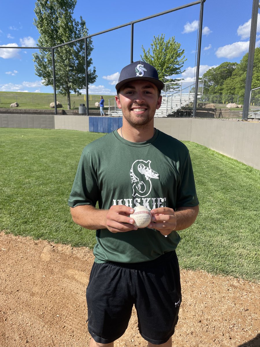 Sartell_Muskies's tweet photo. Muskies with the 6-5 walk off win on an rbi single by ⁦@BrettSchlangen⁩ in the 10th. ⁦@GavanSchulte⁩ first Muskie hit Hr. 3-5 and pitching win. https://t.co/i174y4JLyj